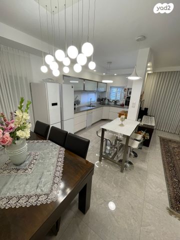 דירה, קיבוץ גלויות 14, רסקו ב', חולון