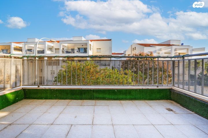 דירה, המגינים, מודיעין מכבים רעות