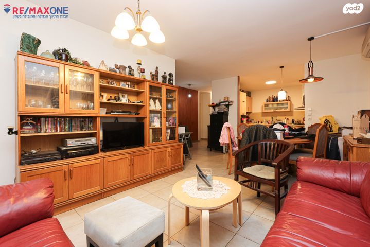 דירה, הרצל 67, קרית ספיר, כפר סבא