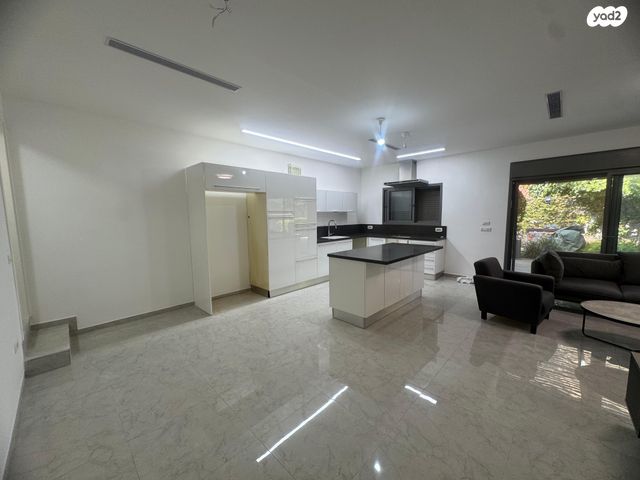 דו משפחתי, אליעזר קפלן, נאות גנים, נתניה