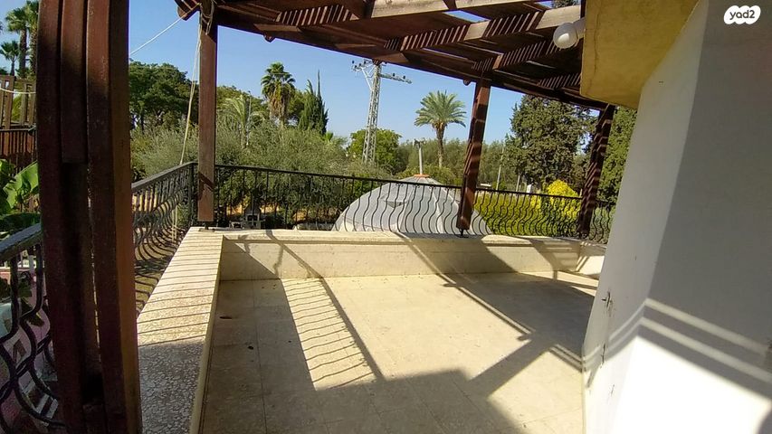 דו משפחתי, מזכרת בתיה