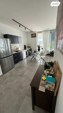 דירה, גרציאני יצחק, גני שרונה, קרית הממשלה, תל אביב יפו