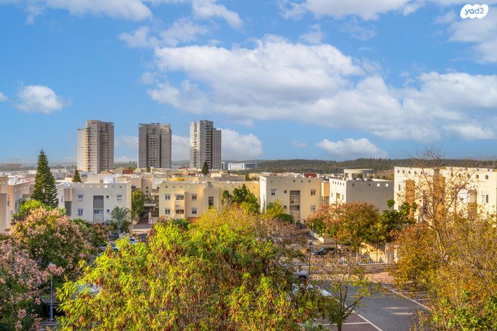 דירה, המגינים, מודיעין מכבים רעות