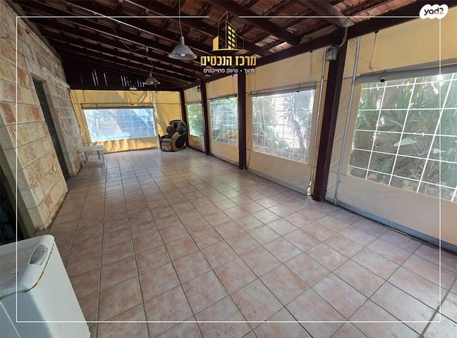 נחום אהרנפלד 