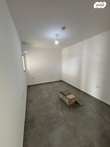 טריפלקס, צופים