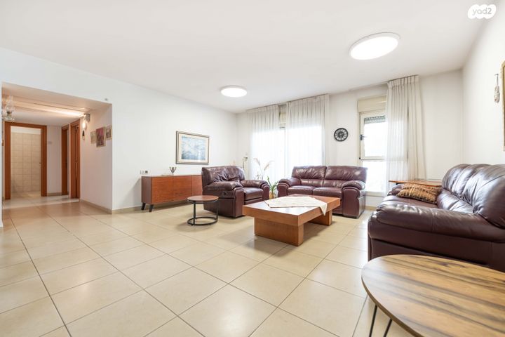 דירה, שמעון בן צבי 30, שטח 9, גבעתיים