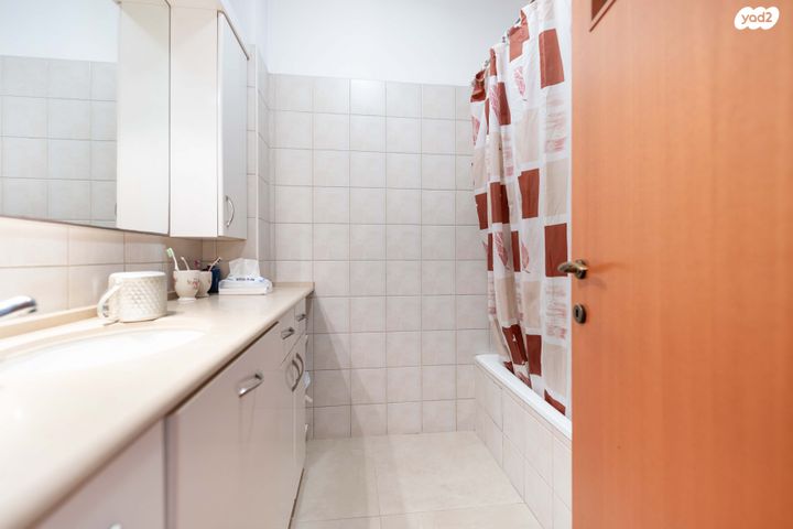 דירה, שמעון בן צבי 30, שטח 9, גבעתיים