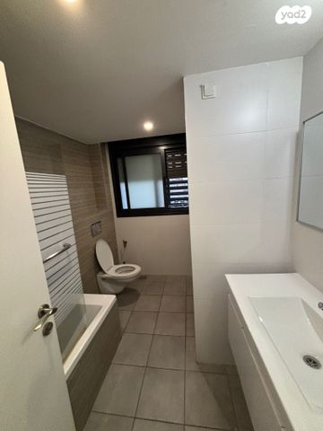 גג/ פנטהאוז, דרך עכו חיפה 150, מרכז העיר, סביניה, הוותיקה, קרית ביאליק