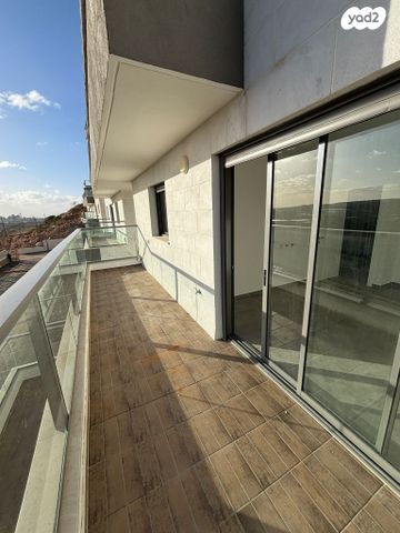 טריפלקס, צופים