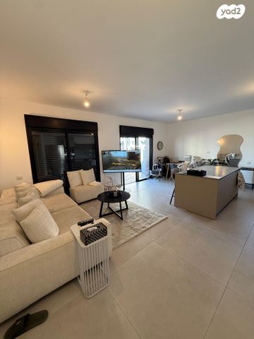 גג/ פנטהאוז, יוסף הגלילי, שכונת בן גוריון, מרכז העיר ג', רמת גן