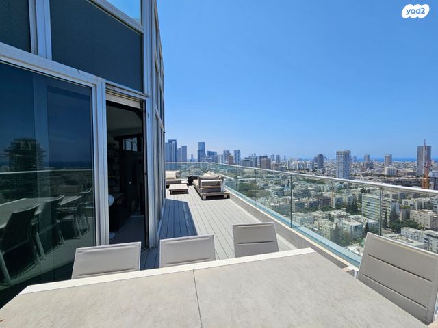 גג/ פנטהאוז, ניסים אלוני, צמרות איילון, פארק צמרת, תל אביב יפו
