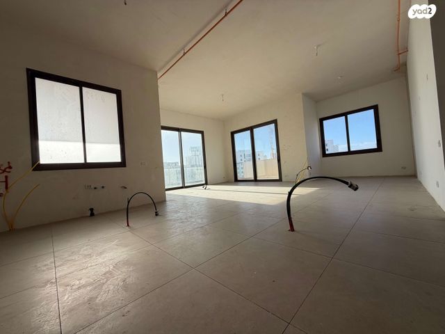 גג/ פנטהאוז, עיר ימים, נתניה