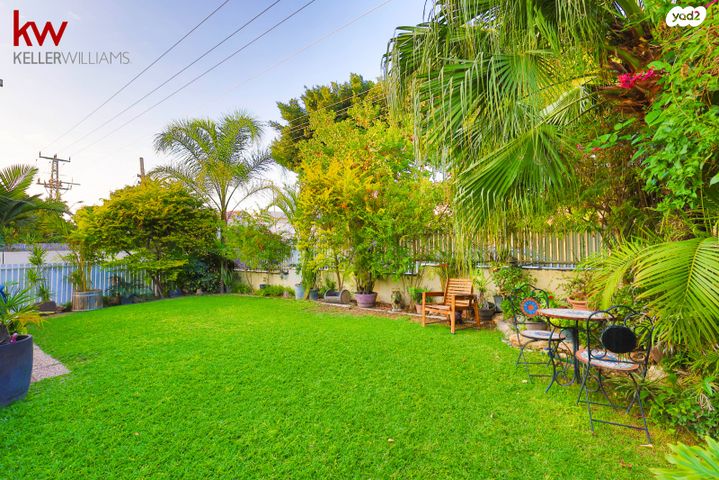 דו משפחתי, פרדס משותף, רעננה