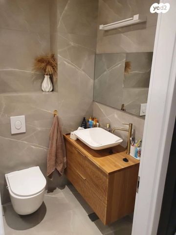 דירה, דודו דותן, עיר ימים, נתניה