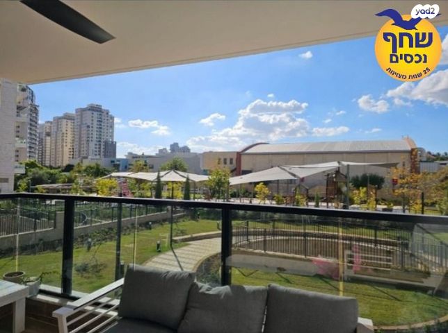 דירה, חיים הרצוג, 1201, הוד השרון