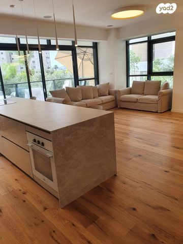 דירה, דודו דותן, עיר ימים, נתניה