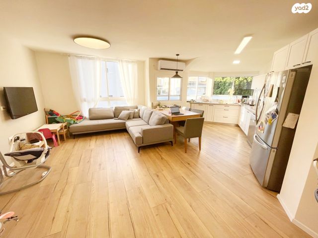 דירה, שמעון בן צבי, שטח 9, גבעתיים