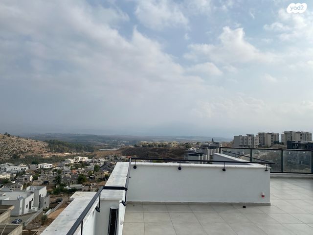 גג/ פנטהאוז, חצור הגלילית