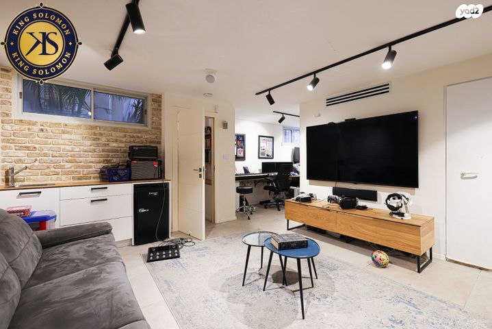 דו משפחתי, דוד דבורה, מגדל המים, קרית אונו