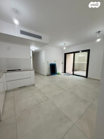 דירת גן, תרע"ד 6, שכונת הראשונים, רמת גן