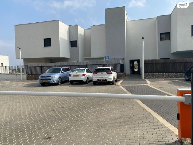 גג/ פנטהאוז, חצור הגלילית