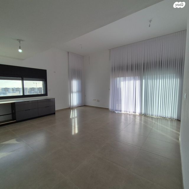 גג/ פנטהאוז, אריאל שרון, נווה שרון / שער העיר, נתיבות