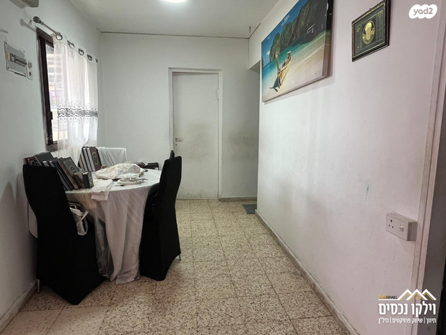 דירה, דוכיפת, נאות בן גוריון, יבנה