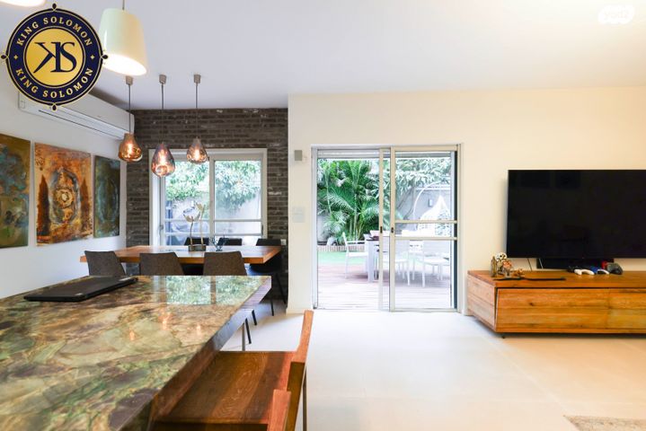 דו משפחתי, דוד דבורה, מגדל המים, קרית אונו