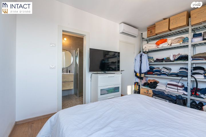 דירה, הפרחים, חריש