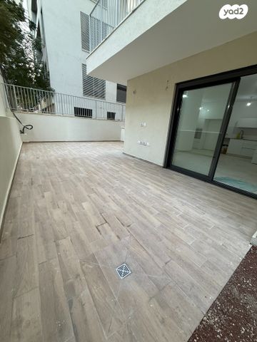 דירת גן, תרע"ד 6, שכונת הראשונים, רמת גן