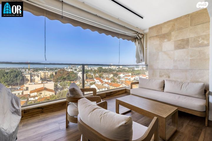 דירה, דרך ששת הימים, רחובות הצעירה, רחובות