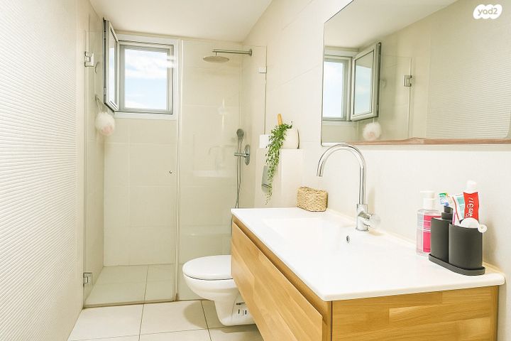 דירה, שדרות מנחם בגין 35, גבעת אולגה, חדרה