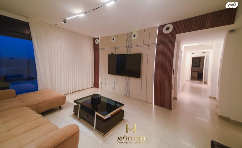 גג/ פנטהאוז, אופקים