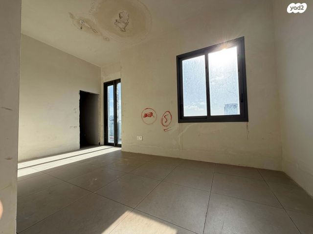 גג/ פנטהאוז, עיר ימים, נתניה