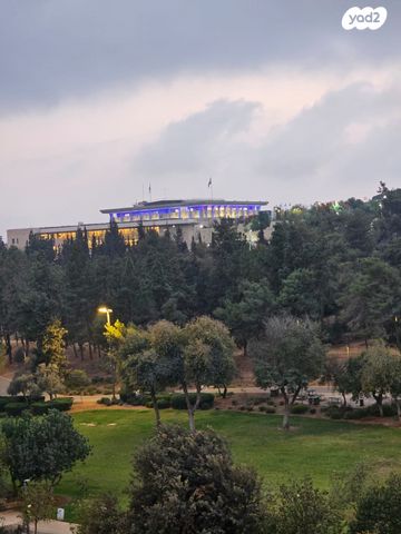 גג/ פנטהאוז, שדרות בן צבי, ירושלים