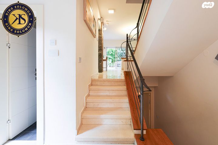 דו משפחתי, דוד דבורה, מגדל המים, קרית אונו