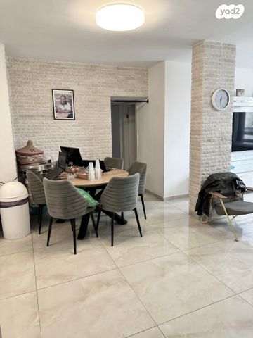 דירה, דרך רזיאל, צפון מזרח מרכז העיר, נתניה