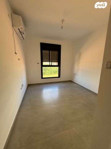 דירה, עוזי חיטמן, נווה זמר, רעננה