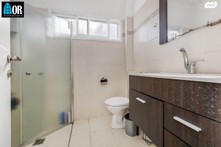 דירה, אבן עזרא, שעריים, רחובות