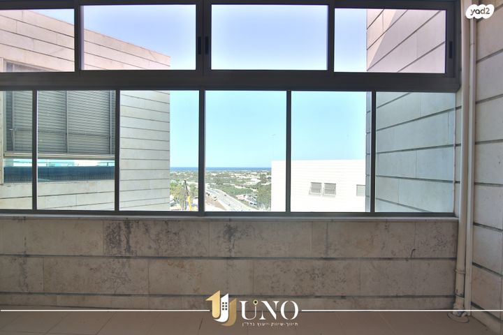 גג/ פנטהאוז, מנחם בגין 35, נווה גנים, קרית מוצקין