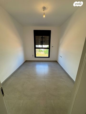 דירה, עוזי חיטמן, נווה זמר, רעננה