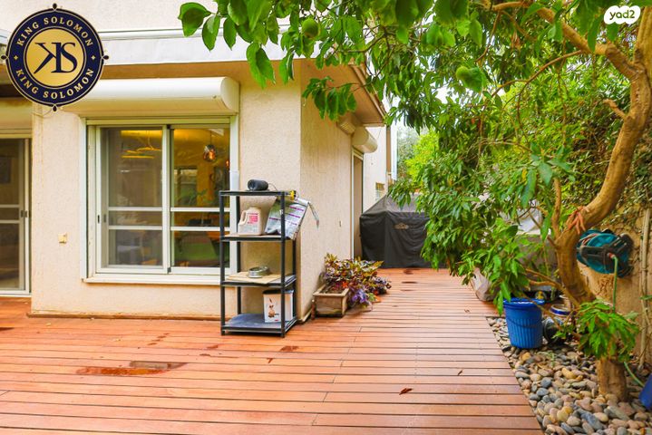 דו משפחתי, דוד דבורה, מגדל המים, קרית אונו