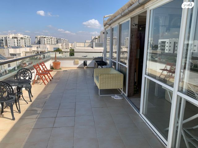 גג/ פנטהאוז, משה קול, תל אביב יפו