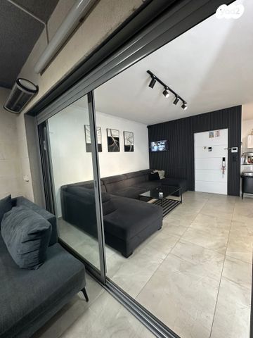 דירה, יוסי בנאי, קרית האמנים, מצליח, רמלה