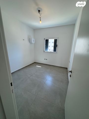 דירה, עוזי חיטמן, נווה זמר, רעננה