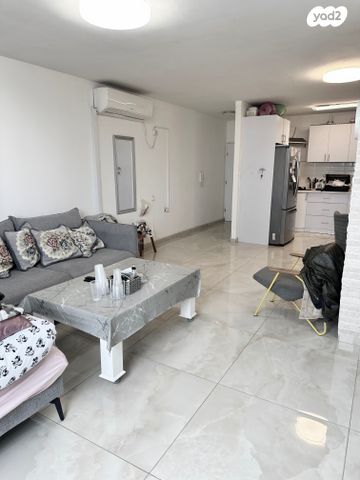 דירה, דרך רזיאל, צפון מזרח מרכז העיר, נתניה