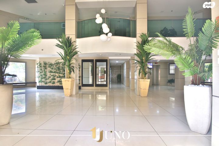 גג/ פנטהאוז, מנחם בגין 35, נווה גנים, קרית מוצקין