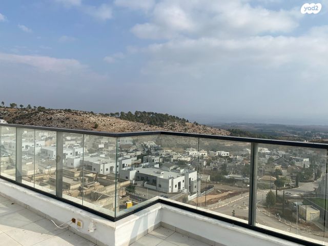 גג/ פנטהאוז, חצור הגלילית