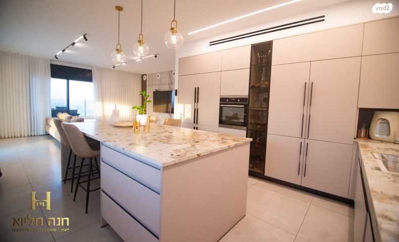 גג/ פנטהאוז, אופקים