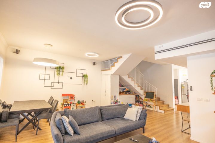 דו משפחתי, עתלית